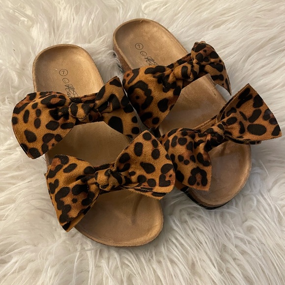 Leopard Double Bow Footbed Sandals - Picture 9 of 11